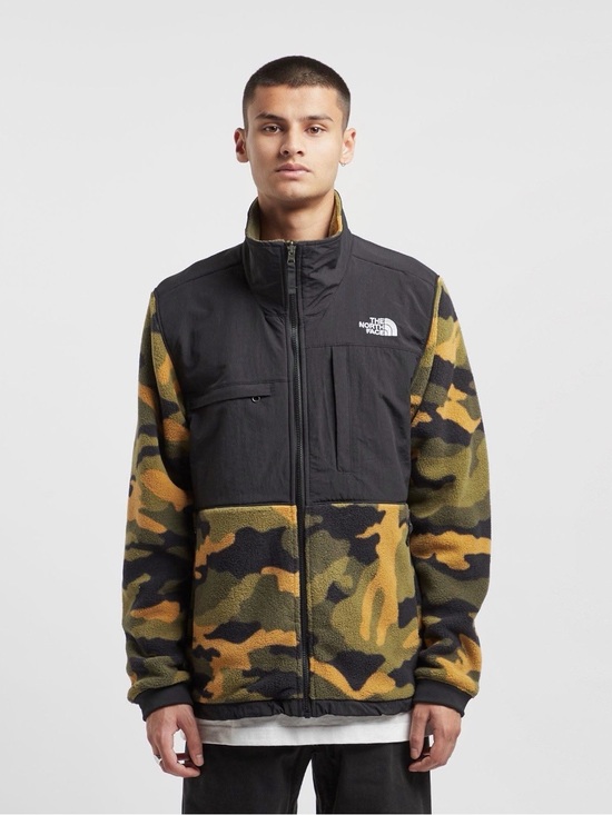 The North Face Other - Men’s The North Face Denali-style fleece jacket in a bold black + woodland camo